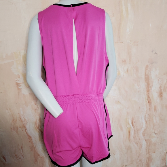 🐞 Nike Dri-Fit Running Romper Size Medium - Picture 8 of 10